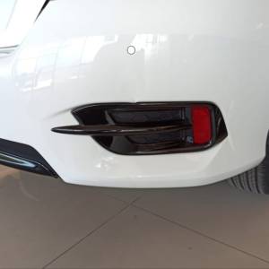 Honda Civic FC5 2016-2020 İçin Uyumlu ARKA Sis Kapağı ORTA Çita - Siyah