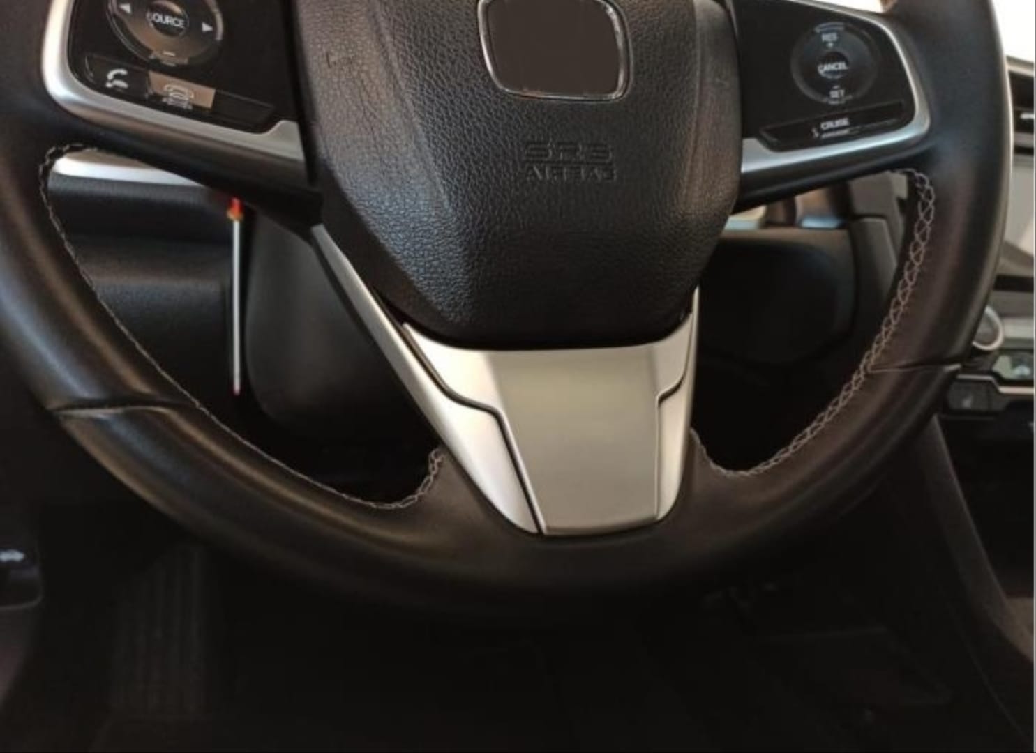 Honda Civic FC5 2016-2020 İçin Uyumlu Direksiyon ALT Parça Tekli Silver Yazisiz - Görsel 2