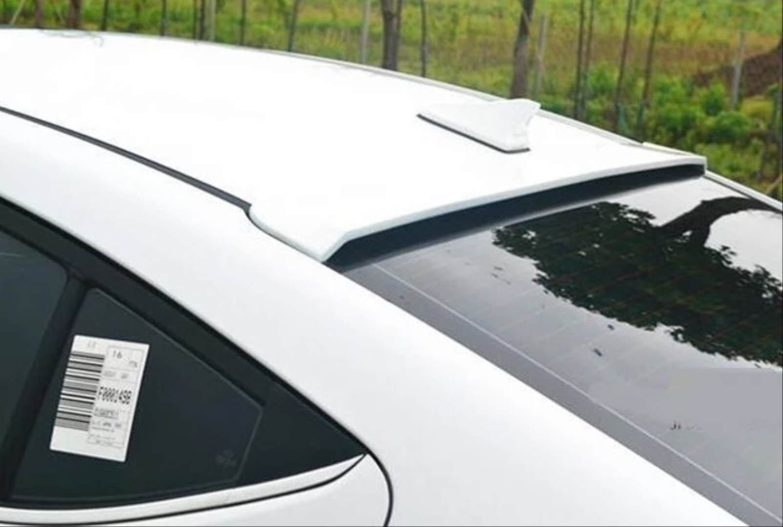 Hyundai Elantra 2016-2019 İçin Uyumlu CAM Üstü Spoiler - Piano Black - Görsel 3
