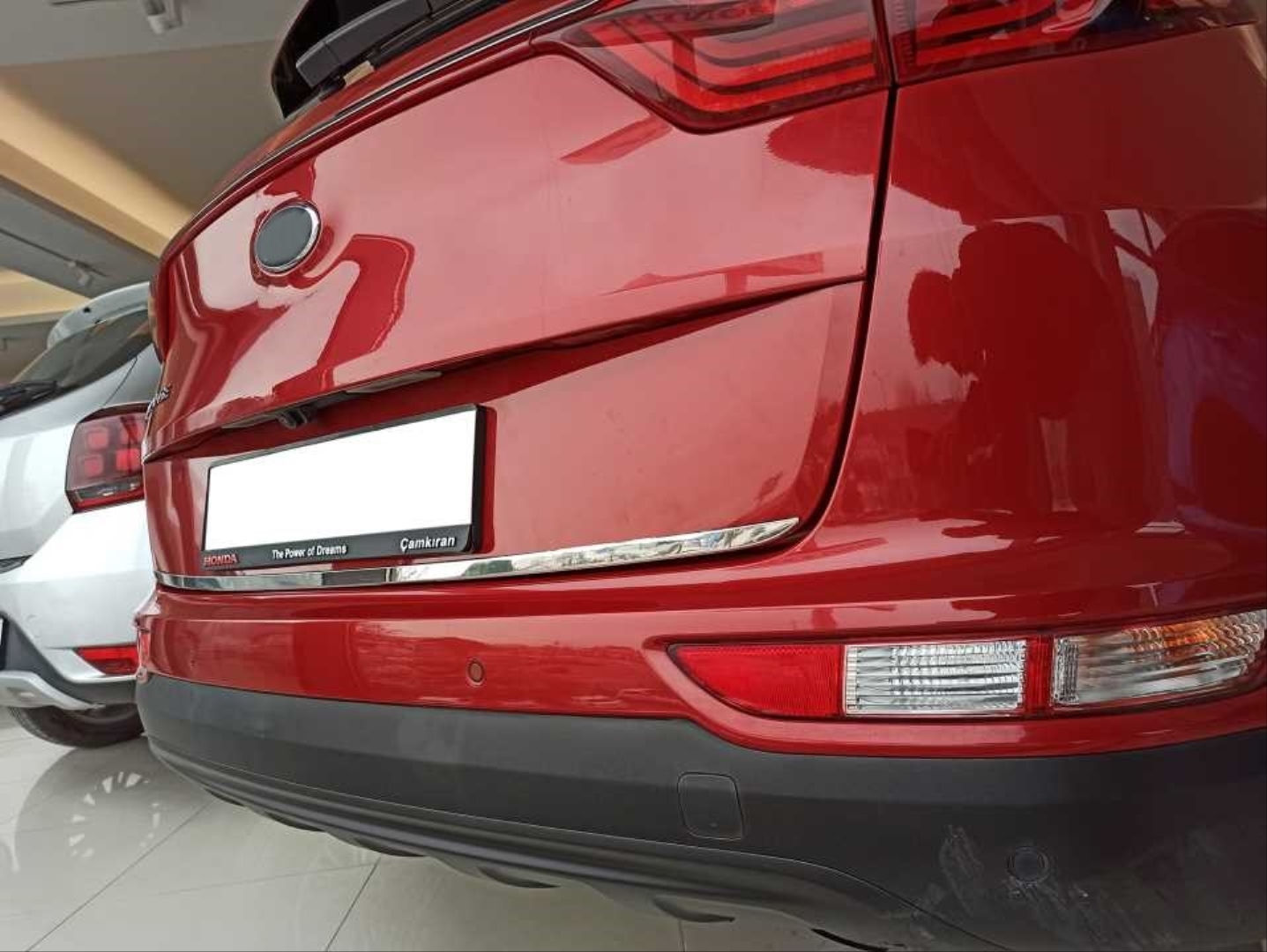 Kia Sportage 2016-2019 İçin Uyumlu Bagaj Kapagi ALT Çitasi KROM - Görsel 3