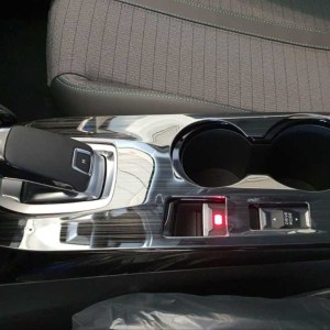 Peugeot 2008 İçin Uyumlu ORTA Konsol Kaplama - Titanyum Siyah