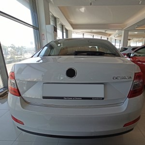 Skoda Octavia 2015-2019 İçin Uyumlu Bagaj Çitasi KROM